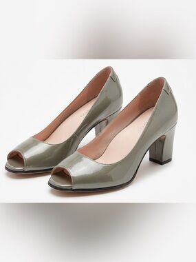 Taryn Rose Olive Grey Patent Leather Peep Toe Block Heel Pumps - Size 8M